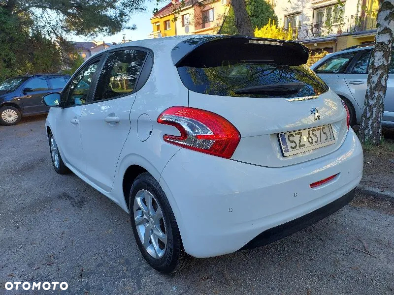 Peugeot 208 e-HDi 92 Stop&Start Style - 4