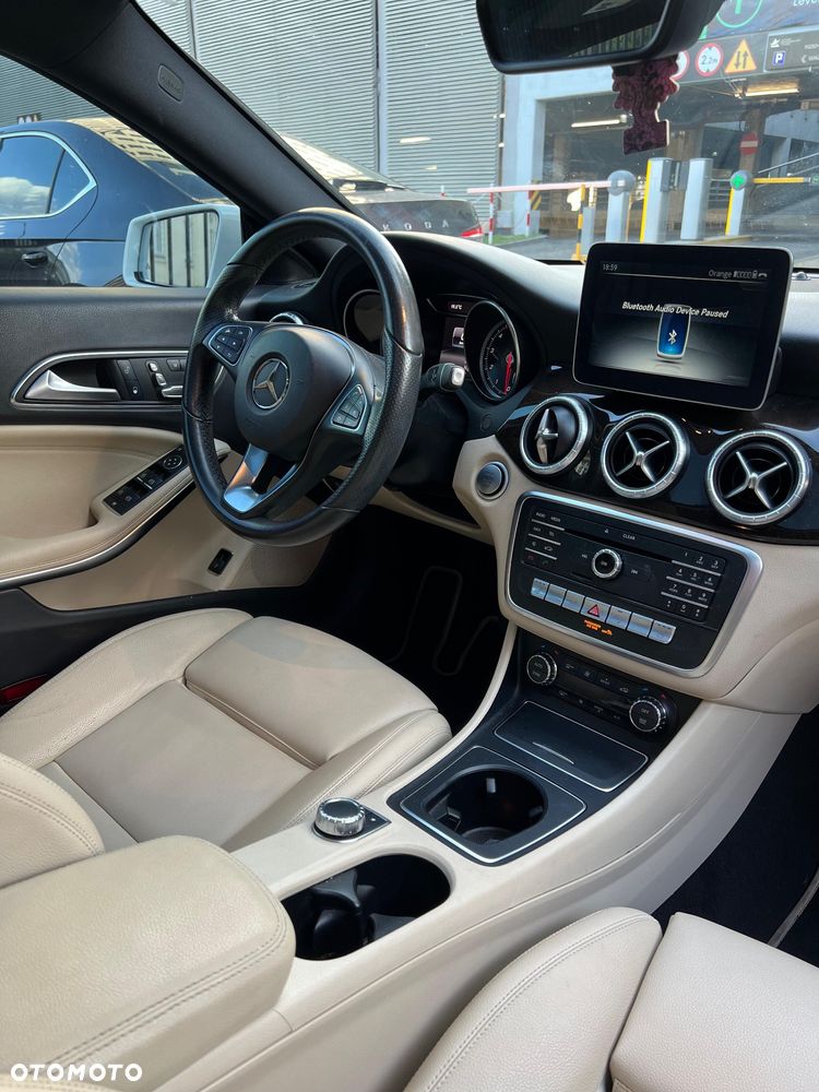 Mercedes-Benz CLA 250 7G-DCT - 9