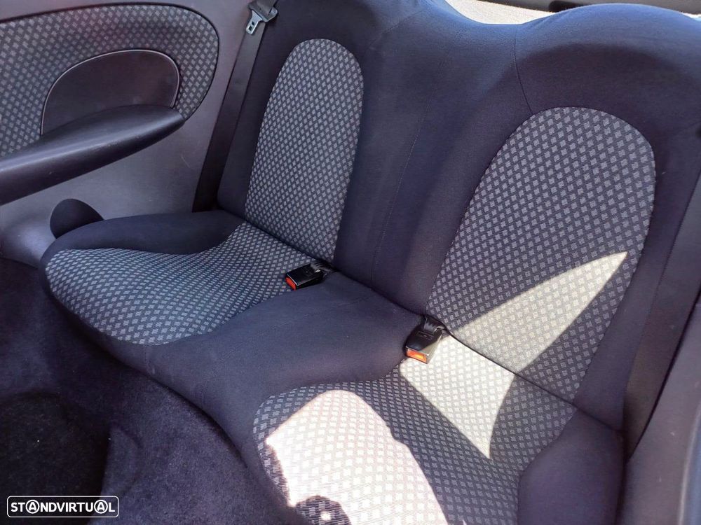 Ford Puma 1.4 16V - 11
