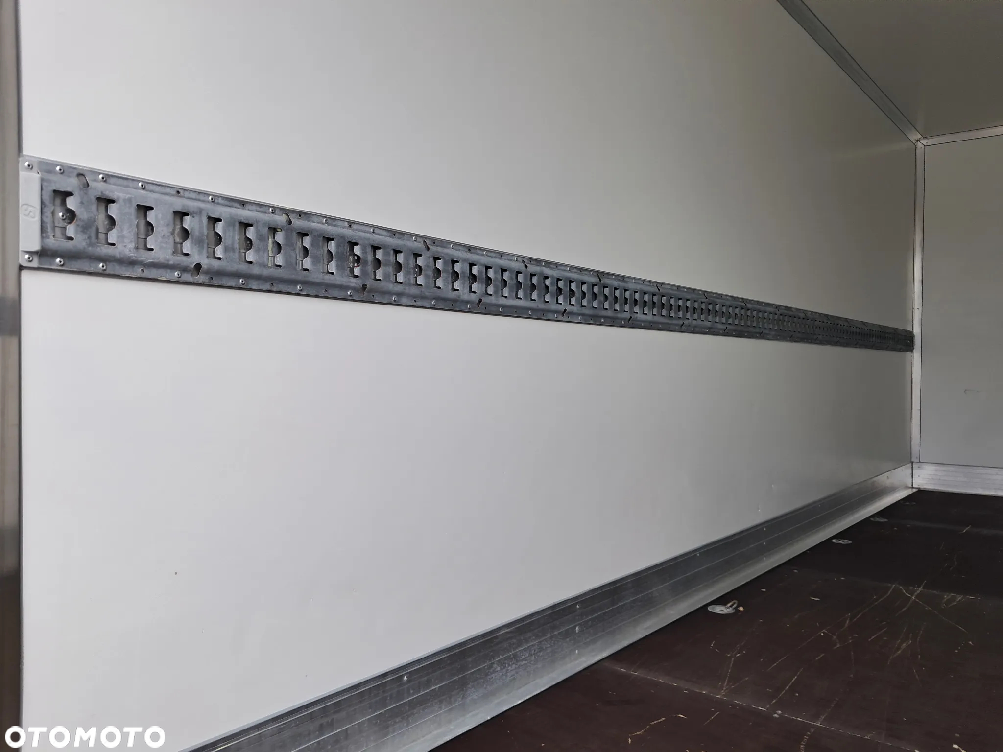 Iveco Daily 35S18 Kontener Izotermiczny 5m Salon Polska - 12