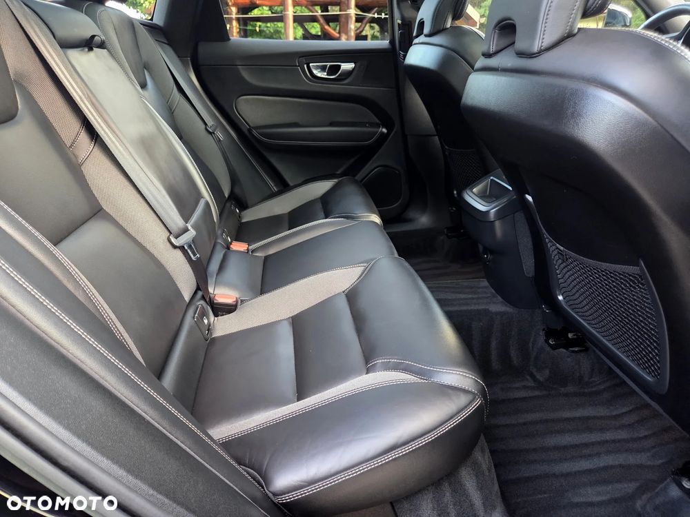 Volvo XC 60 B4 D AWD Ultimate Bright - 30