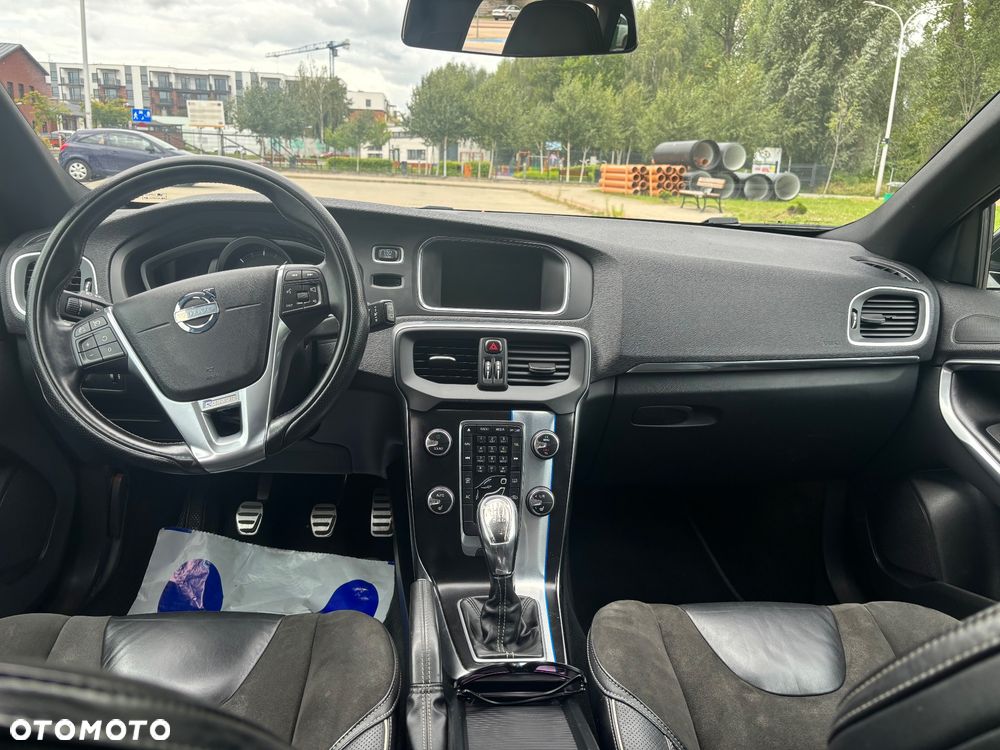 Volvo V40 D2 R-Design - 8