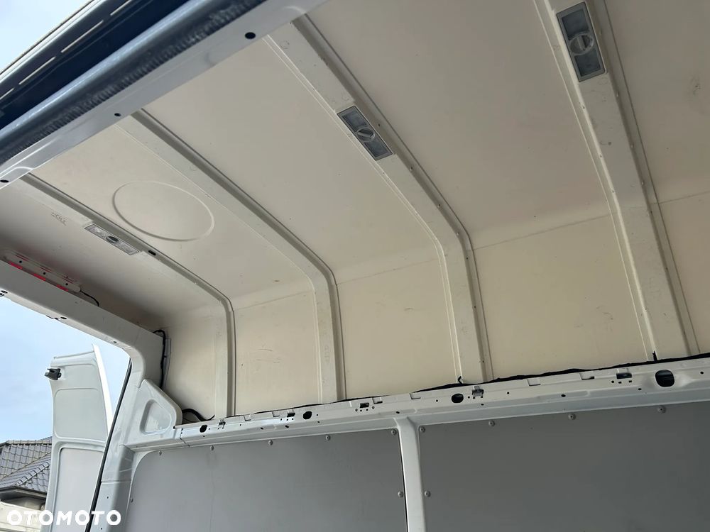Volkswagen transporter - 12
