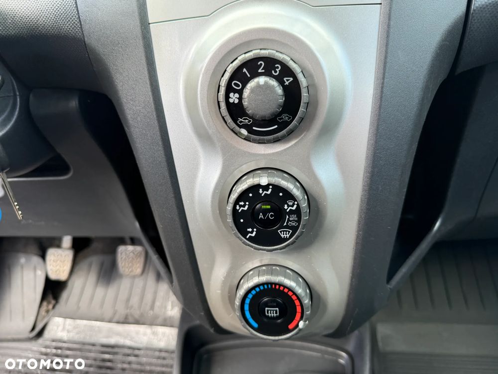 Toyota Yaris 1.0 VVT-i Sol - 15