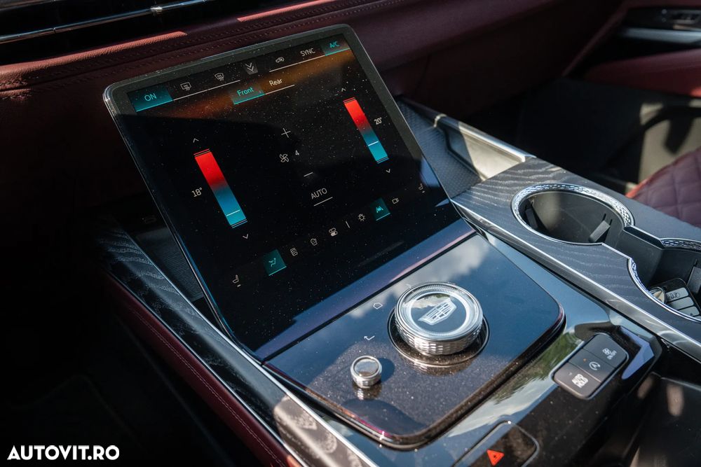 Cadillac Escalade - 27