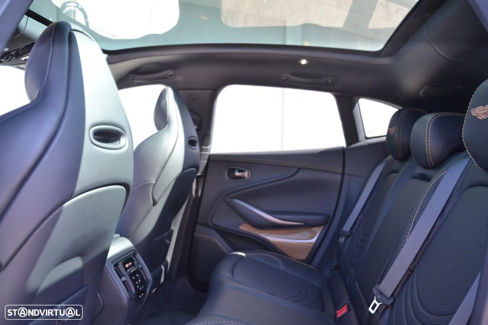 Aston Martin DBX 707 - 29