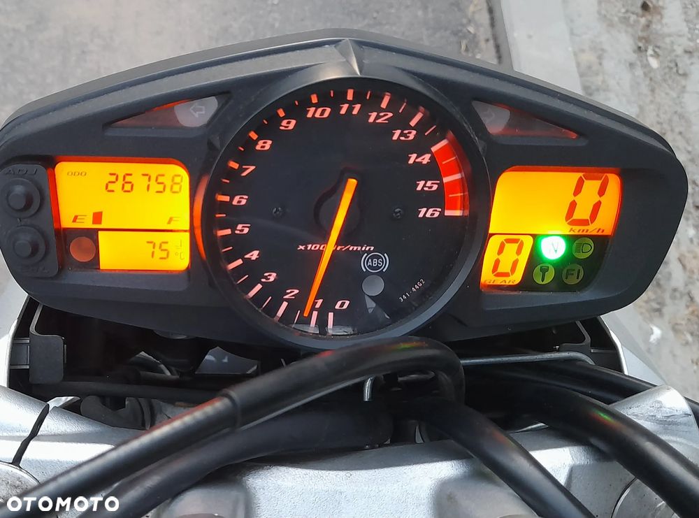 Suzuki GSR - 5