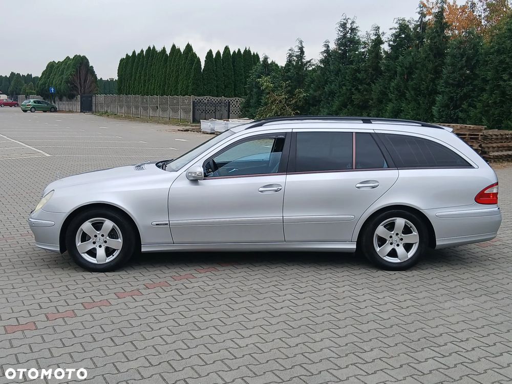 Mercedes-Benz E-Class 2005 photo 4