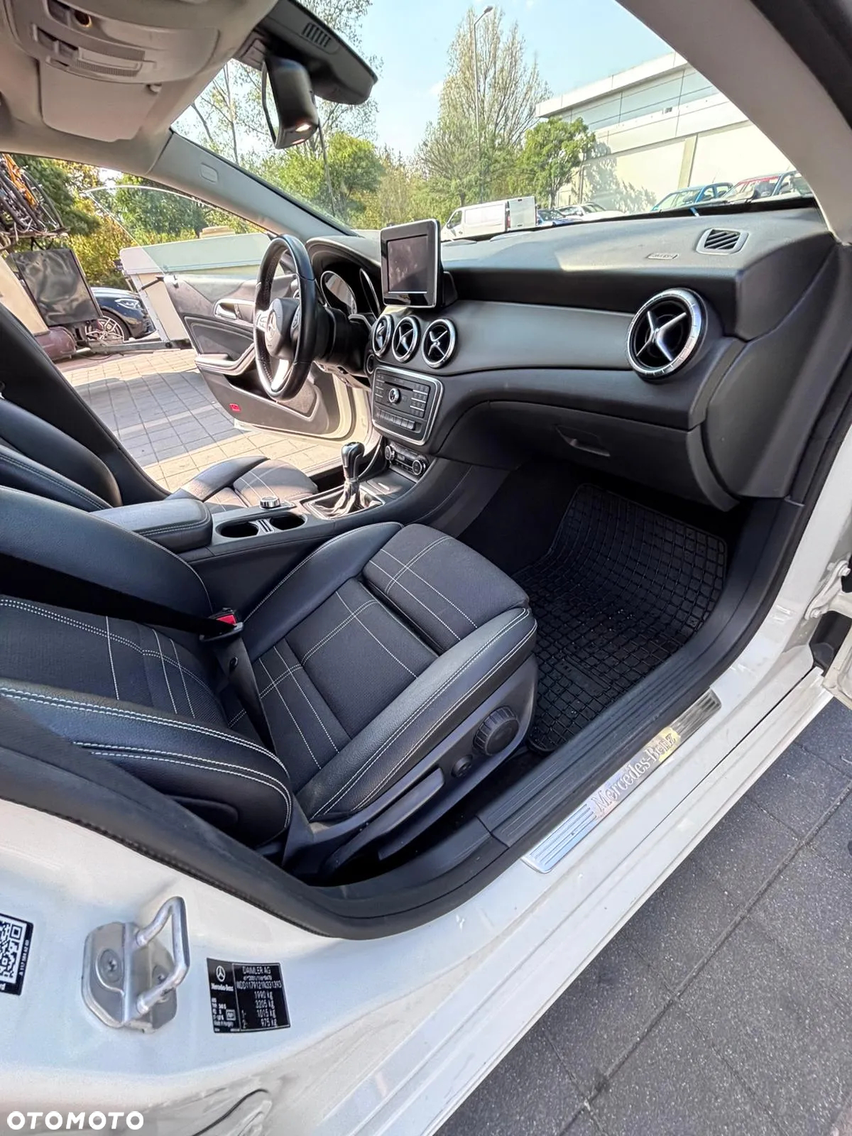 Mercedes-Benz CLA 180 d - 14