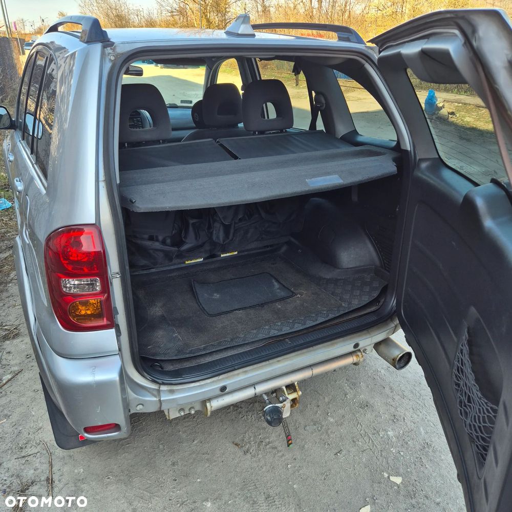 Toyota RAV4 2.0 D-4D 4x4 - 4