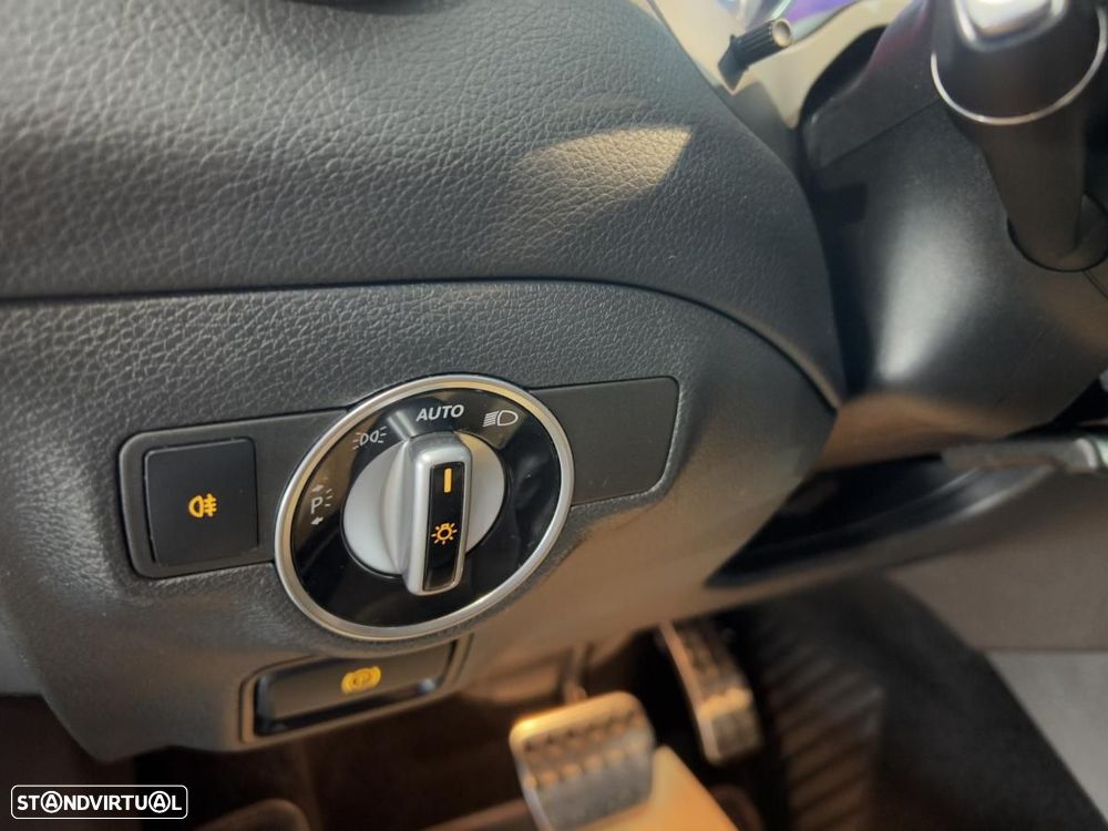 Mercedes-Benz GLA 180 d 7G-DCT AMG Line - 17