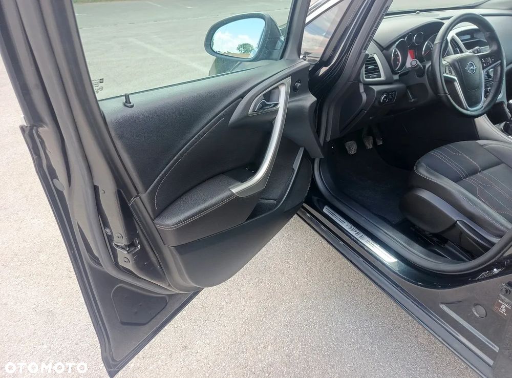 Opel Astra 1.4 Turbo 150 Jahre - 25