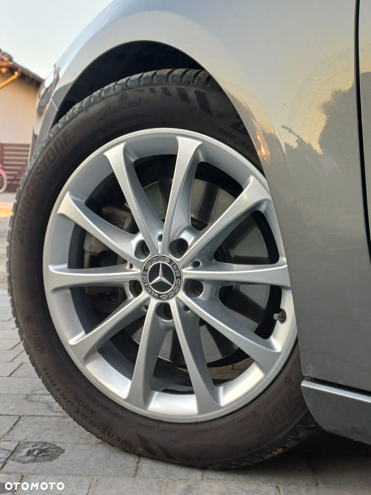 Mercedes-Benz Klasa A 220 d 8G-DCT - 8