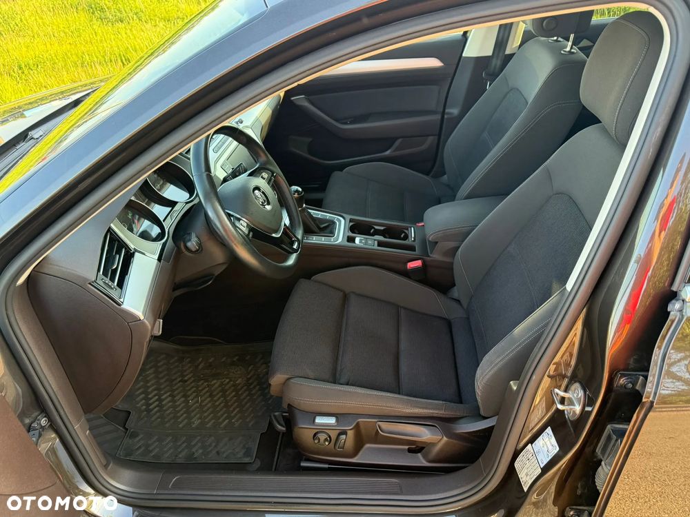 Volkswagen Passat 1.6 TDI (BlueMotion Technology) Comfortline - 12