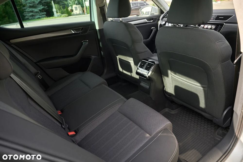 Skoda Superb 2.0 TDI SCR 4x4 Style DSG - 33