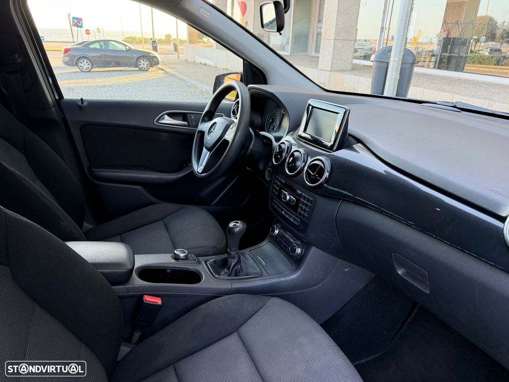 Mercedes-Benz B 180 CDI (BlueEFFICIENCY) - 11
