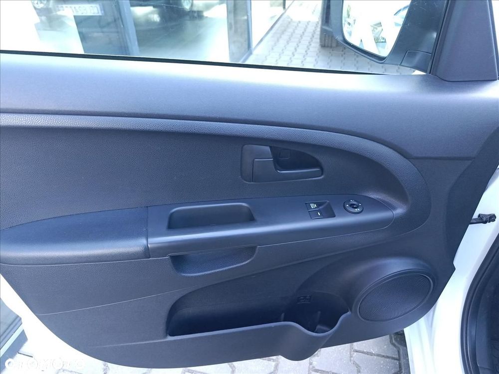 Kia Venga 1.6 M - 10