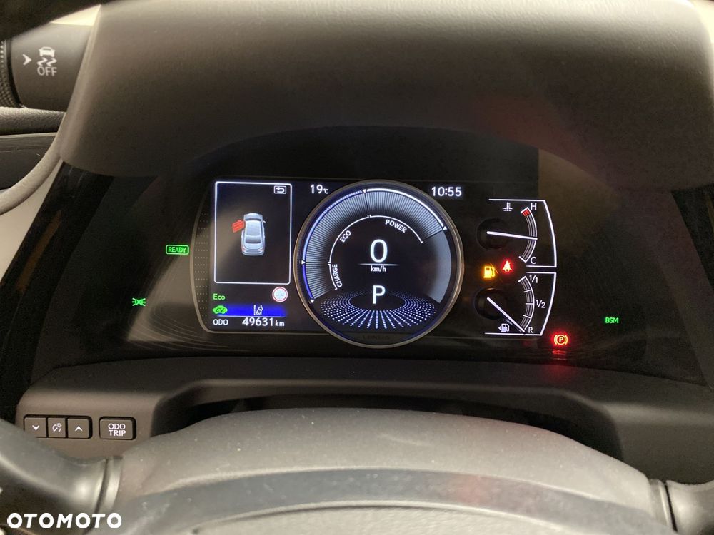 Lexus ES 300h F Sport Design - 18