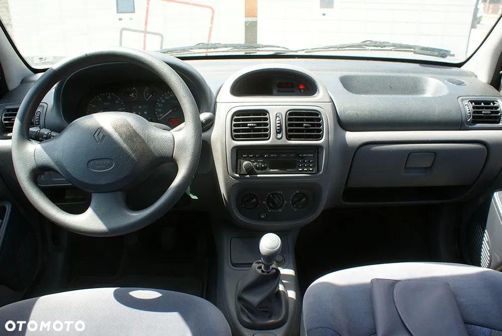Renault Clio 1.4 RT - 9