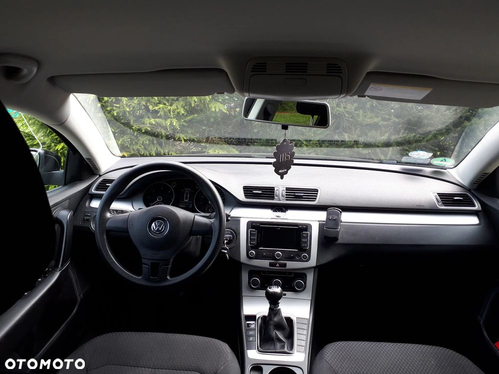 Volkswagen Passat Variant 2.0 Blue TDI SCR Trendline - 16