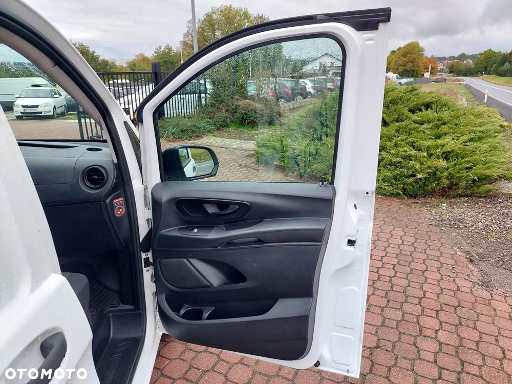 Mercedes-Benz VITO 111 - 11