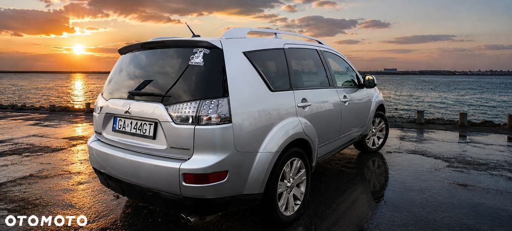 Mitsubishi Outlander 3.0 V6 XLS - 2