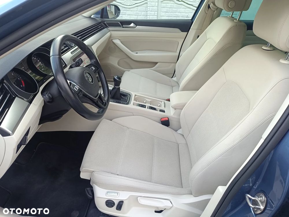 Volkswagen Passat Variant 2.0 TDI BMT Comfortline - 20