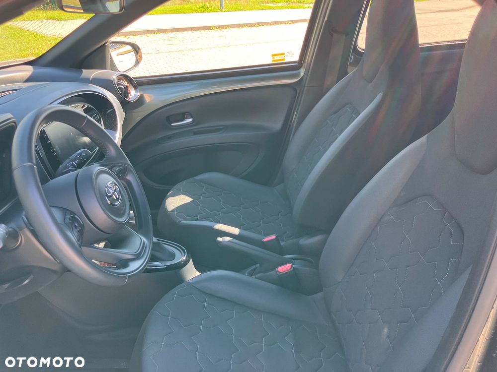 Toyota Aygo X 1.0 VVT-i Executive CVT - 8