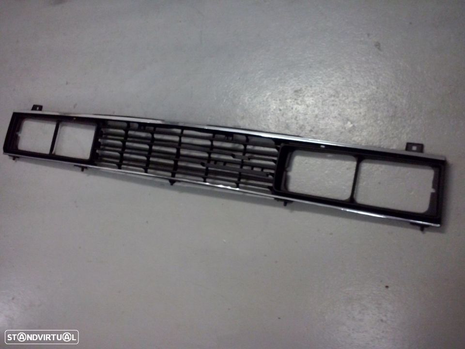 Grelha da frente Datsun Nissan Pickup 720 1979 até 1983 NOVA - 1