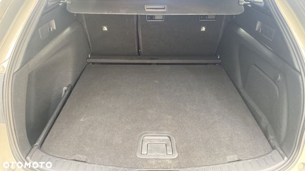 Toyota Corolla 2.0 Hybrid Comfort - 13