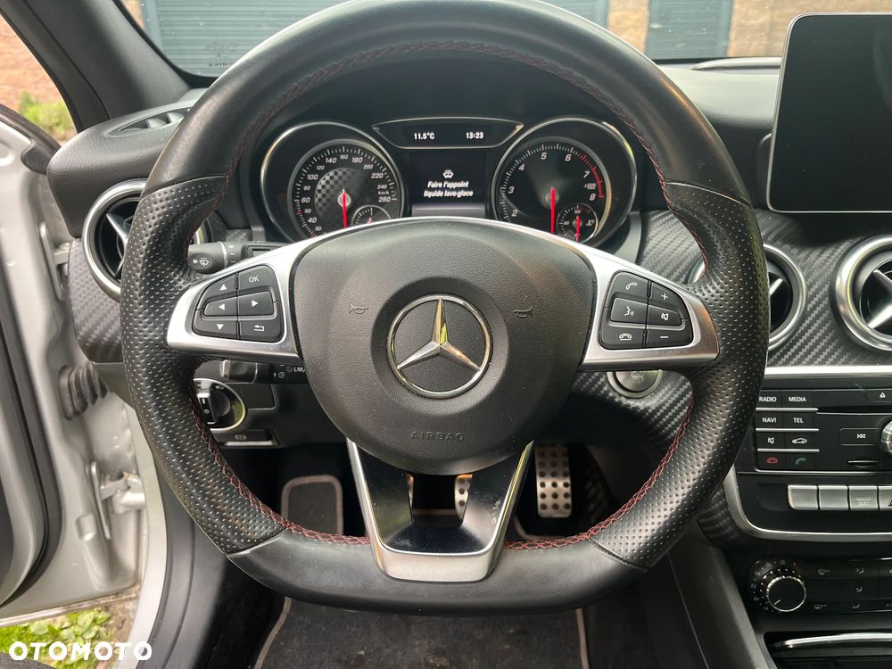Mercedes-Benz Klasa A 160 AMG Line - 29
