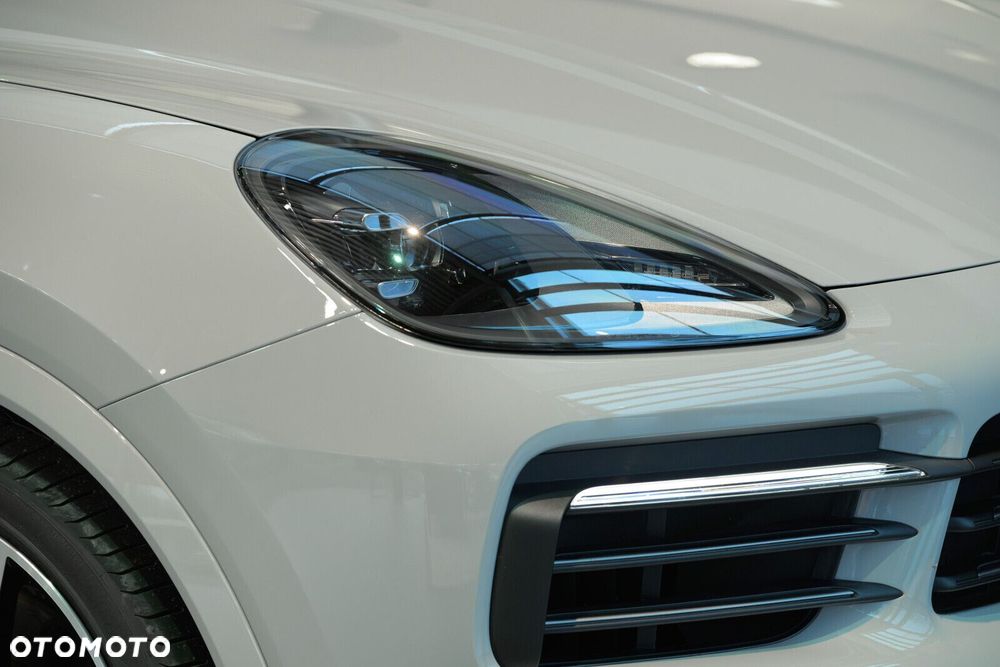Porsche Cayenne - 21