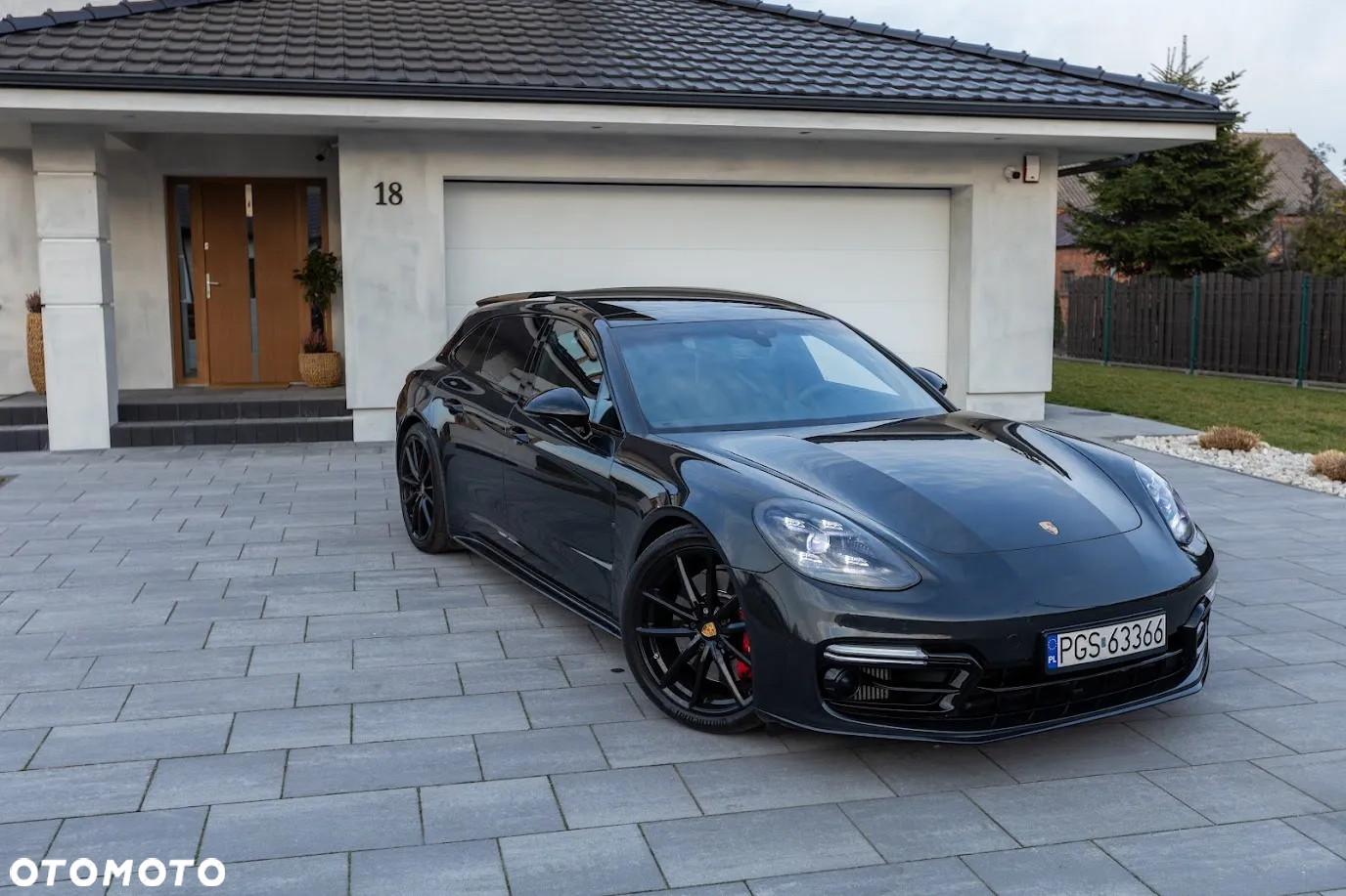 Porsche Panamera GTS GPF Sport Turismo - 3