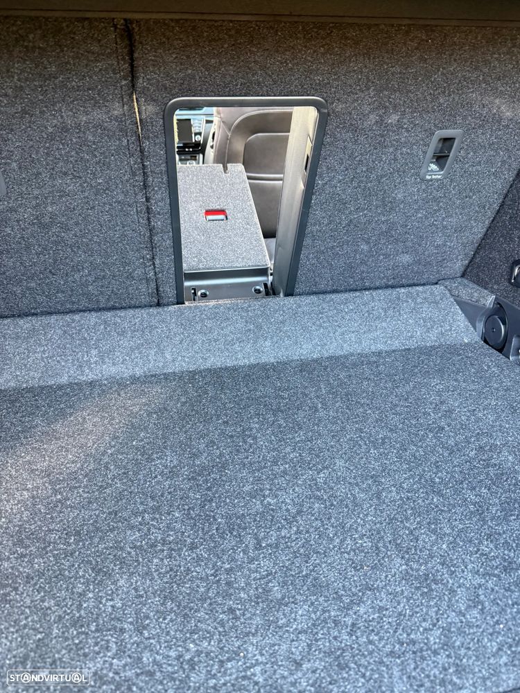 Skoda Superb Break 2.0 TDI Laurin&Klement DSG - 48