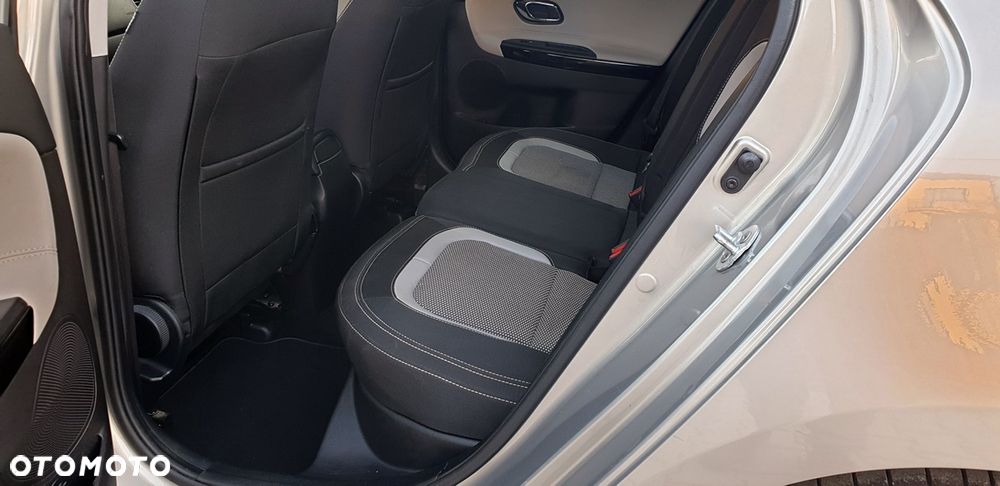 Kia Ceed 1.6 GDI L Business Line - 8