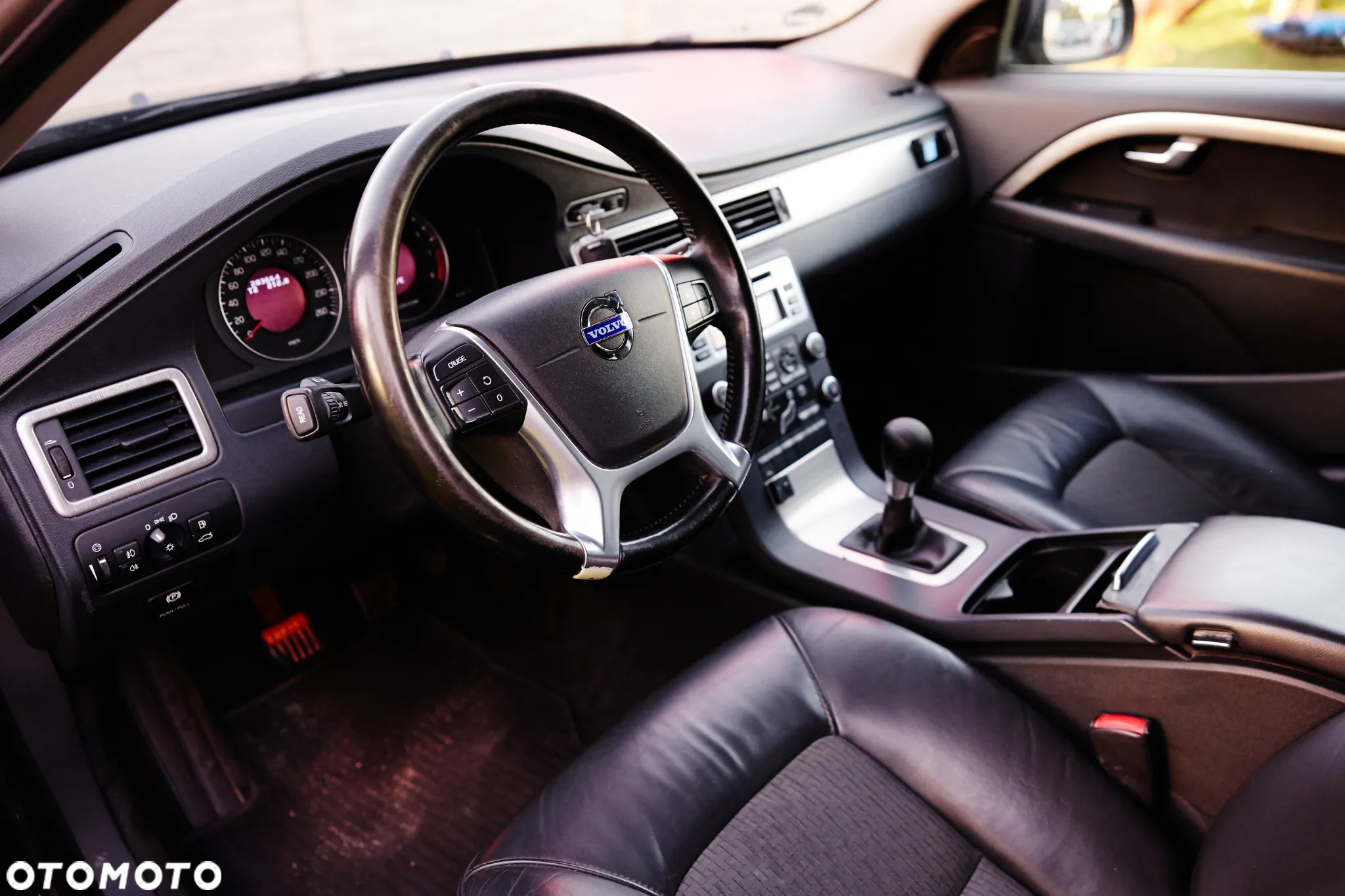 Volvo V70 2.5T Momentum - 13
