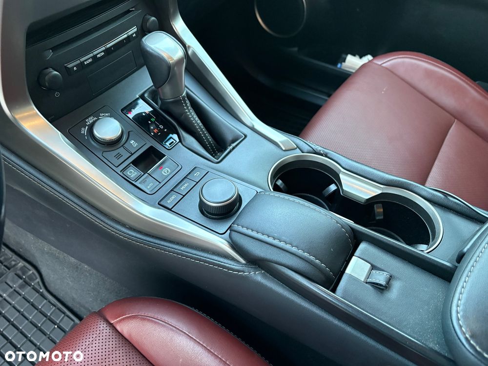 Lexus NX 200t Prestige AWD - 8