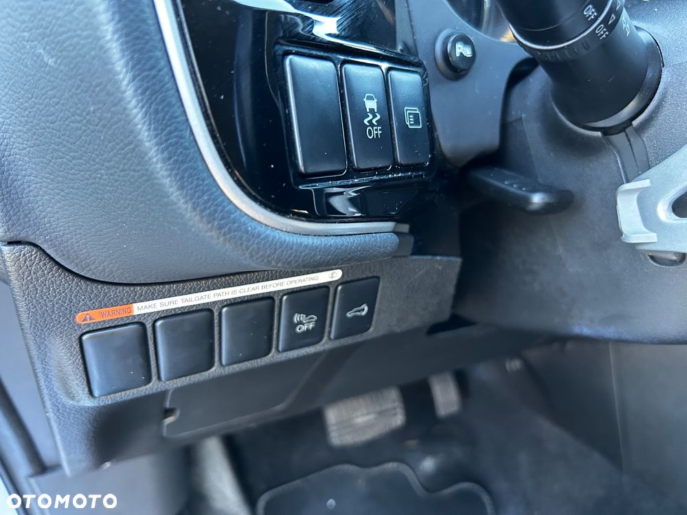 Mitsubishi Outlander 2.0 4WD Top - 9