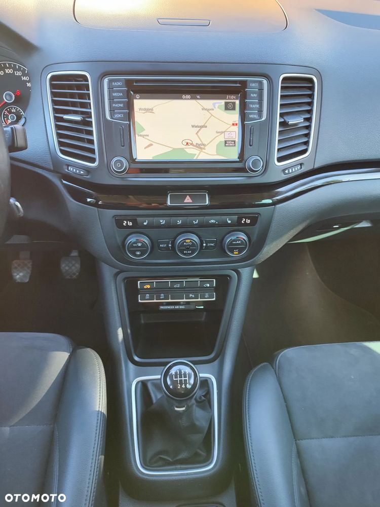 Volkswagen Sharan 2.0 TDI (BlueMotion Technology) Highline - 18