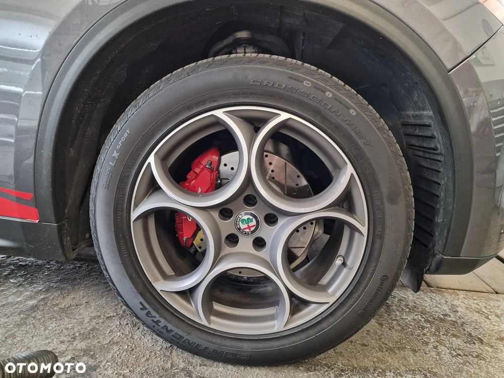 Alfa Romeo Stelvio 2.0 Turbo TI Q4 - 11