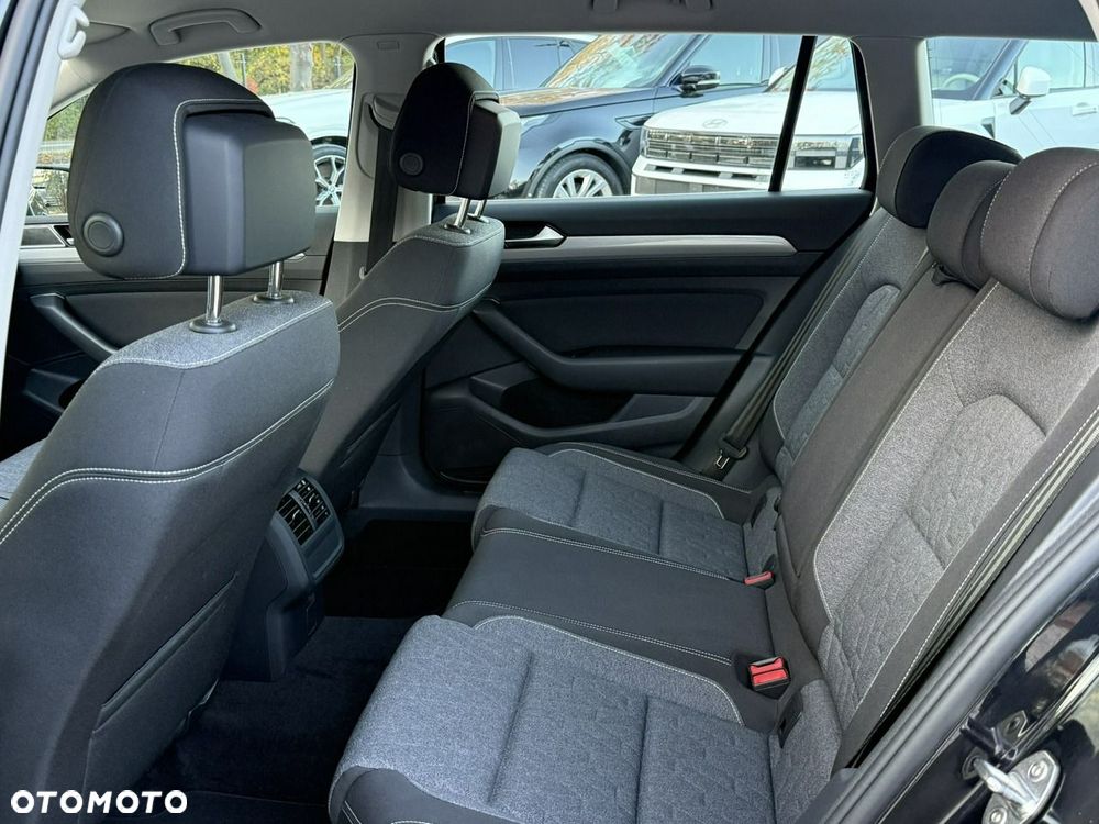 Volkswagen Passat - 20