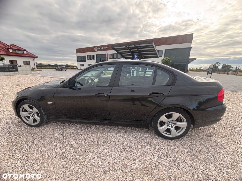 BMW Seria 3 318i - 10