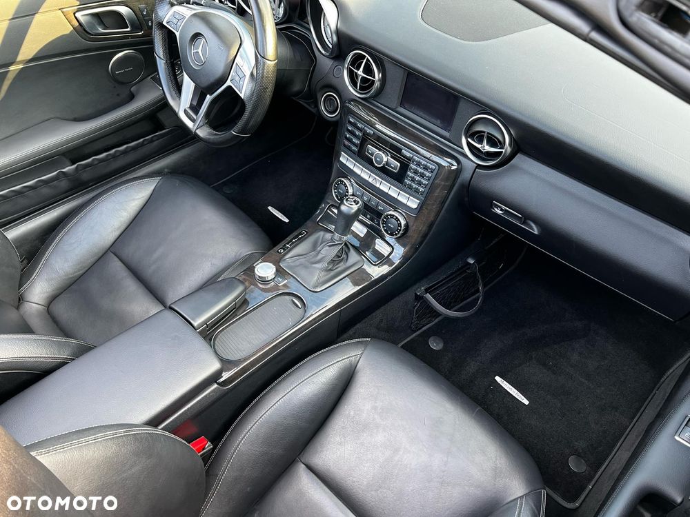 Mercedes-Benz SLK 250 (BlueEFFICIENCY) 7G-TRONIC - 11