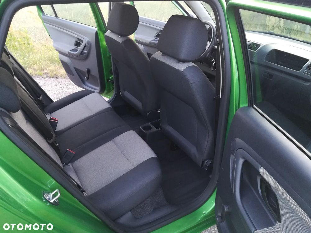 Skoda Fabia 1.4 16V Ambition Plus - 12