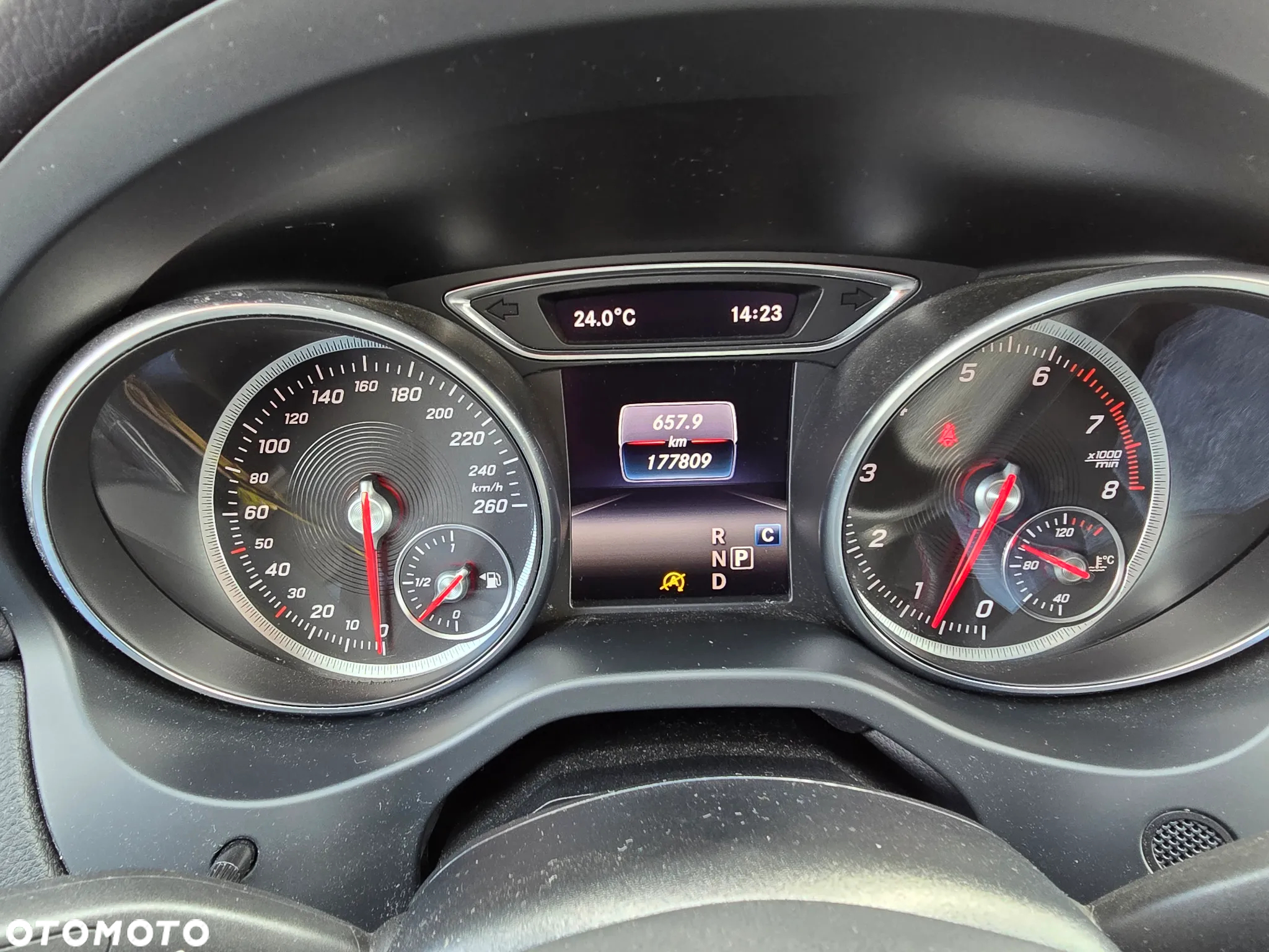 Mercedes-Benz CLA 180 7G-DCT AMG Line - 23