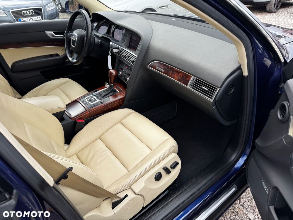 Audi A6 Avant 4.2 quattro tiptronic - 24