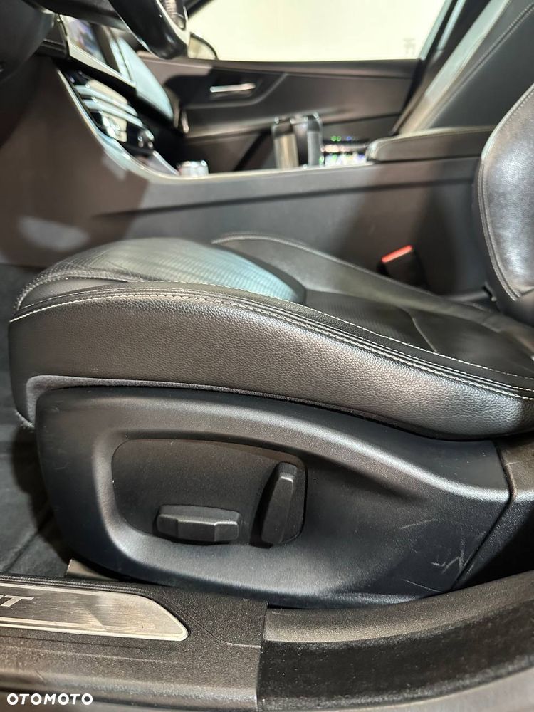 Jaguar XE 2.0 D AWD R-Sport - 12