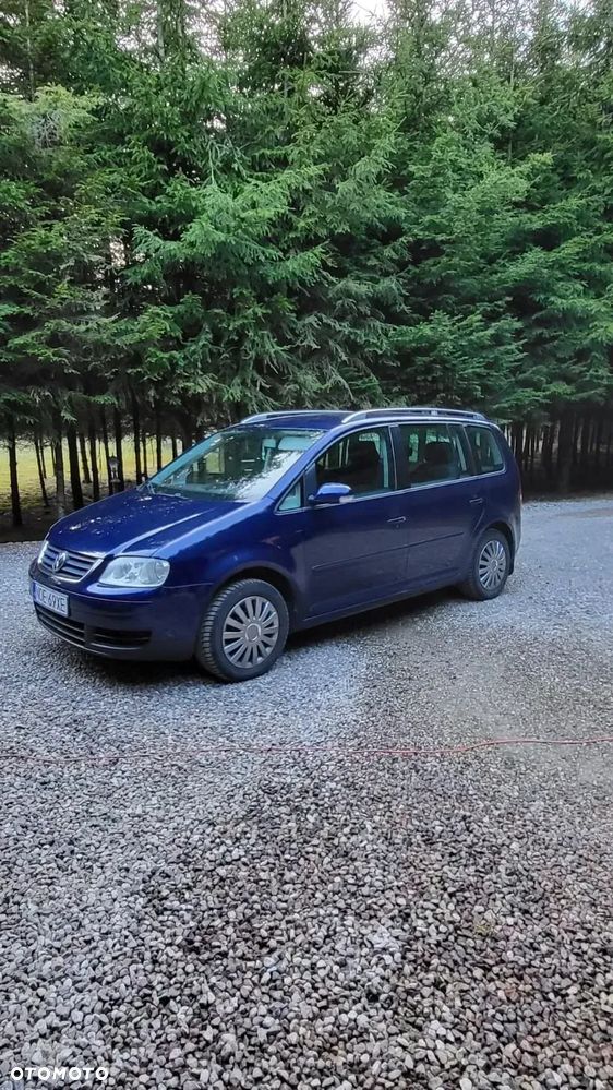 Volkswagen Touran - 1