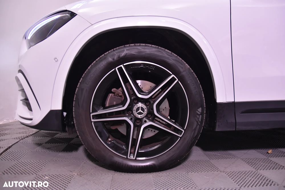 Mercedes-Benz GLA - 13