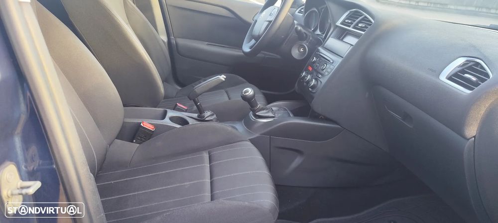 Citroën C4 1.6 HDi SX - 17